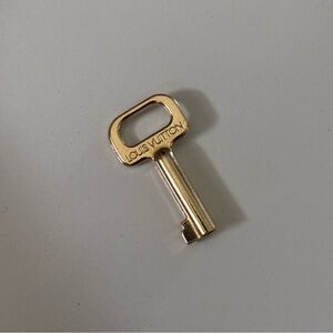 Louis Vuitton S Lock Key for Monceau / Spring Street /Dragonne Shiny Gold
